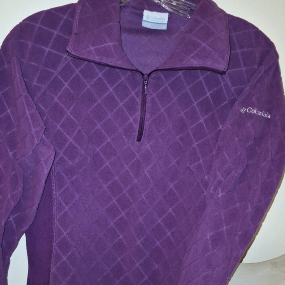 Women's Columbia small, half-zip fleece with diamond pattern